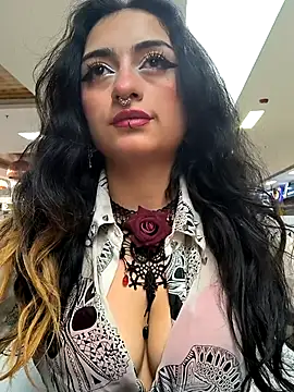 Snapshot of Lila_Desiree chatting on February 21, 5:31 pm Lila Desiree online show from February 21, 5:31 pm