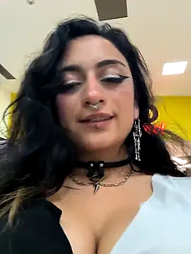 Snapshot of Lila_Desiree chatting on February 25, 3:42 am Lila Desiree online show from February 25, 3:42 am