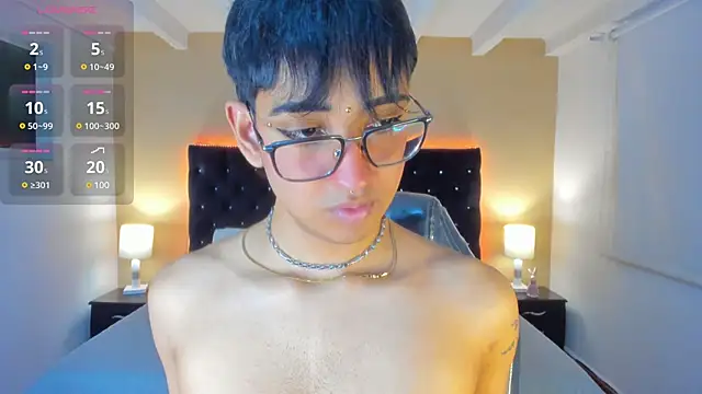 Snapshot of Dark_hairy_ chatting on February 22, 3:34 am Dark hairy online show from February 22, 3:34 am