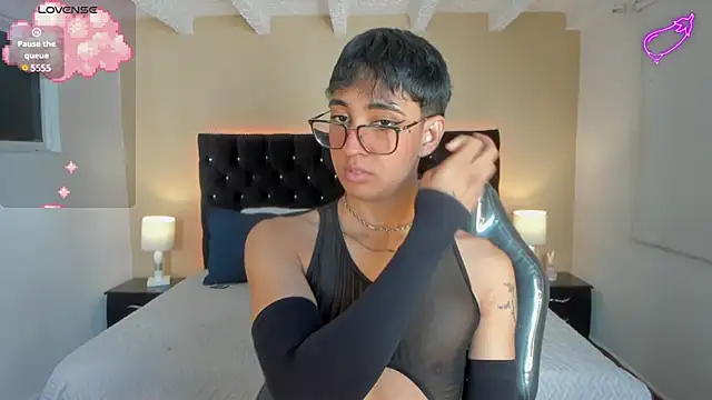 Snapshot of Dark_hairy_ chatting on March 7, 2:01 pm Dark hairy online show from March 7, 2:01 pm