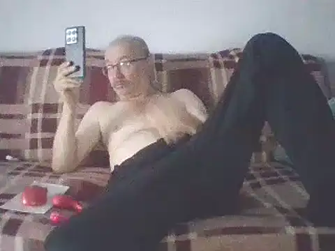 loverboyxxx69 online show from March 14, 4:54 am