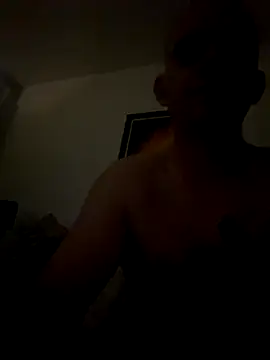 Snapshot of johnnydonkeycockscottish chatting on November 13, 2:43 am johnnydonkeycockscottish online show from November 13, 2:43 am