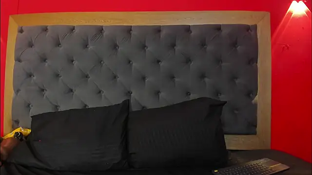 YayaHilton online show from October 5, 5:17 am