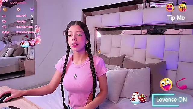 Snapshot of coraltaylor chatting on December 30, 1:25 pm coraltaylor online show from December 30, 1:25 pm