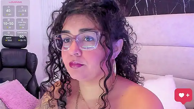 Snapshot of Reginavegaa chatting on July 23, 8:34 am Reginavegaa online show from July 23, 8:34 am