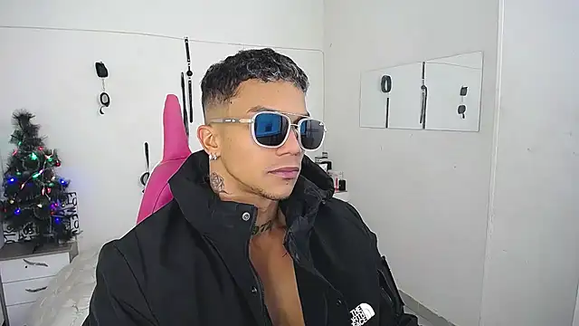 Leonard Price online show from December 3, 2:26 pm