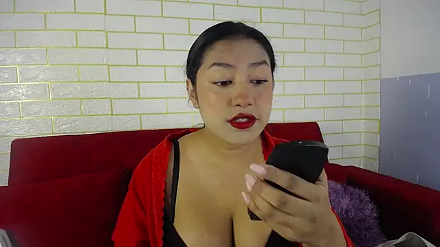 Snapshot of ricura_mily chatting on December 1, 4:39 am ricura mily online show from December 1, 4:39 am