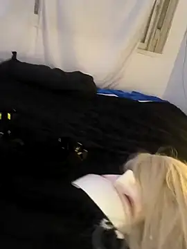 Snapshot of Deepsylove chatting on September 20, 8:32 pm Deepsylove online show from September 20, 8:32 pm