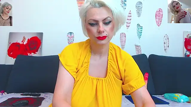 ForeverBarbie  online show from July 10, 5:59 pm