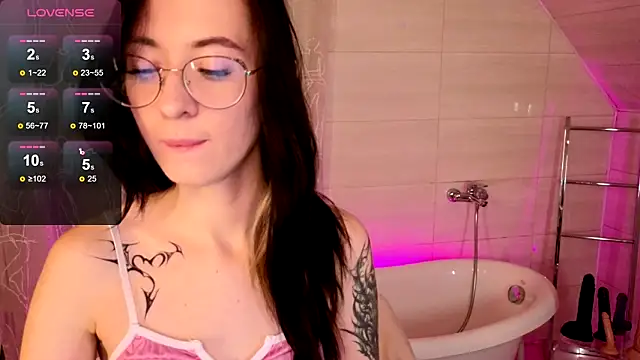 Snapshot of Dark_Lola_ chatting on December 7, 12:45 pm Dark Lola  online show from December 7, 12:45 pm