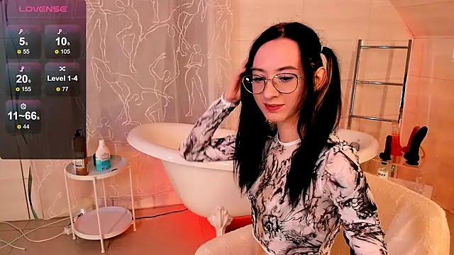 Snapshot of Dark_Lola_ chatting on December 14, 9:40 am Dark Lola  online show from December 14, 9:40 am