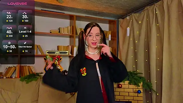 Snapshot of Dark_Lola_ chatting on December 15, 9:35 am Dark Lola  online show from December 15, 9:35 am