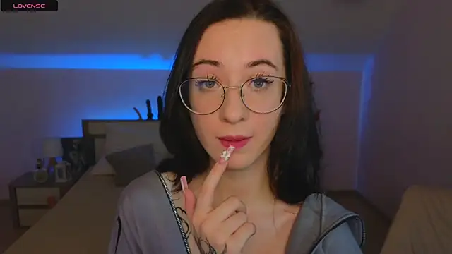 Snapshot of Dark_Lola_ chatting on December 21, 9:55 am Dark Lola  online show from December 21, 9:55 am