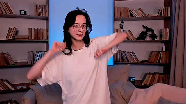 Snapshot of Dark_Lola_ chatting on February 3, 1:40 pm Dark Lola  online show from February 3, 1:40 pm