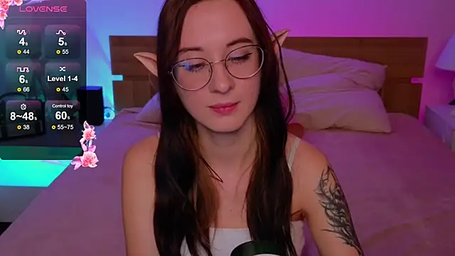 Snapshot of Dark_Lola_ chatting on February 8, 1:01 pm Dark Lola  online show from February 8, 1:01 pm