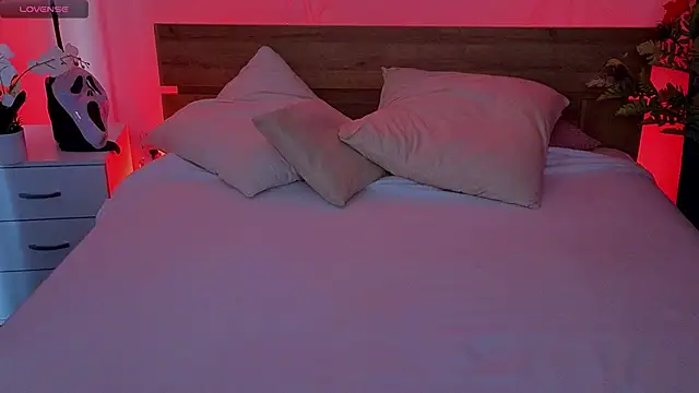 Snapshot of Dark_Lola_ chatting on October 19, 2:23 am Dark Lola  online show from October 19, 2:23 am