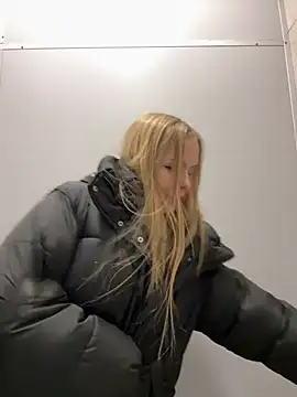 Snapshot of mur_girl chatting on December 23, 1:03 pm mur girl online show from December 23, 1:03 pm