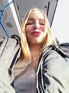 Snapshot of mur_girl chatting on February 21, 8:40 am mur girl online show from February 21, 8:40 am