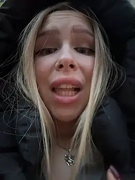 mur girl online show from December 20, 12:45 pm