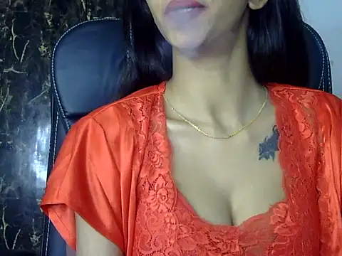 MAAYRA 09 online show from February 12, 9:54 pm