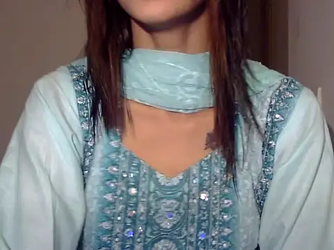 MAAYRA 09 online show from December 17, 10:54 am