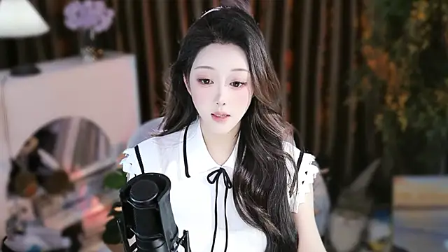 Arwyn-rr online show from November 10, 9:08 am