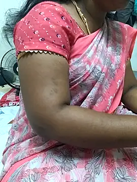 Snapshot of MaaliiiPonuTamil chatting on May 14, 5:09 pm MaaliiiPonuTamil online show from May 14, 5:09 pm