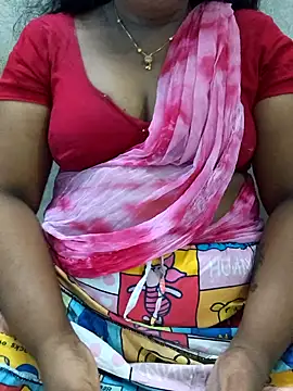 Snapshot of MaaliiiPonuTamil chatting on May 18, 2:07 am MaaliiiPonuTamil online show from May 18, 2:07 am