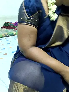 Snapshot of MaaliiiPonuTamil chatting on May 19, 4:57 pm MaaliiiPonuTamil online show from May 19, 4:57 pm