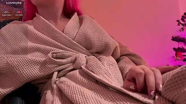 Snapshot of h2h0e chatting on December 14, 10:36 pm h2h0e online show from December 14, 10:36 pm