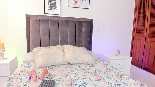 Sophia Clark8 online show from February 11, 7:48 pm