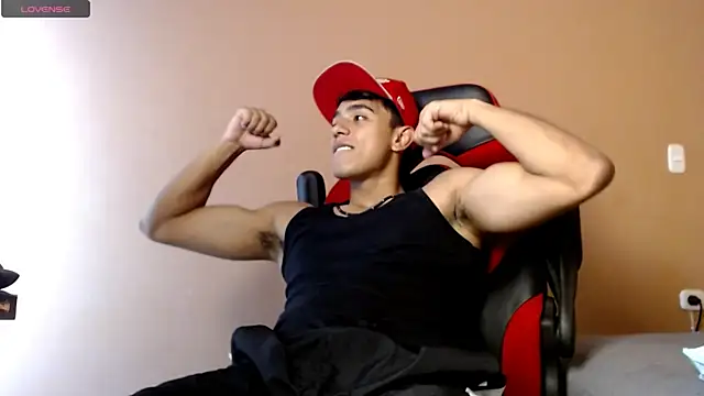 karlgiles  online show from January 24, 6:14 pm