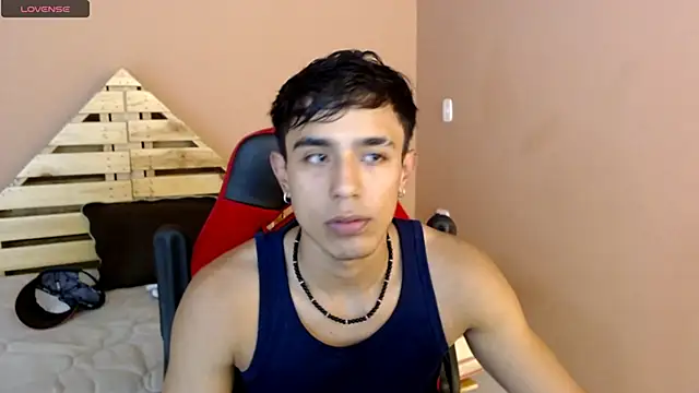 karlgiles  online show from February 21, 6:15 pm