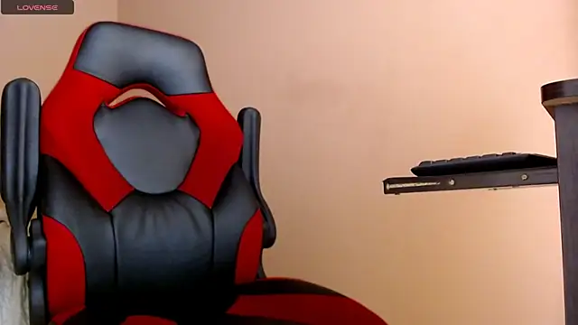 karlgiles  online show from March 10, 6:56 pm