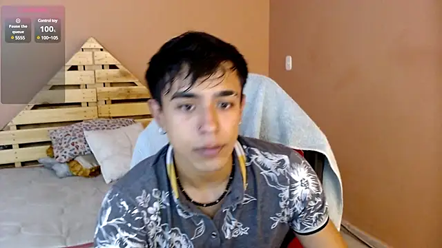 karlgiles  online show from March 13, 5:50 pm