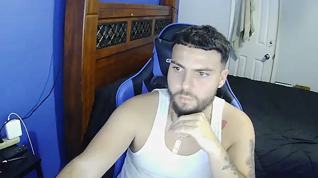 Snapshot of MasterKvn chatting on January 24, 5:53 am MasterKvn online show from January 24, 5:53 am