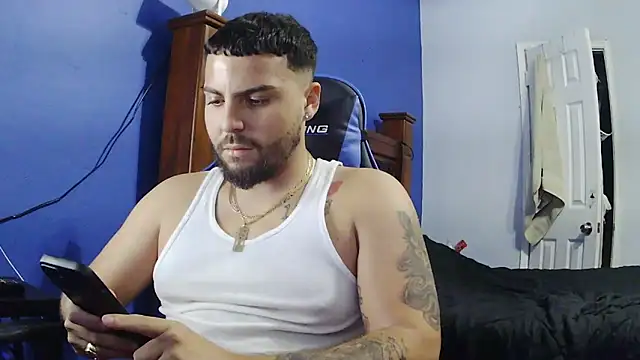 Snapshot of MasterKvn chatting on January 31, 2:04 am MasterKvn online show from January 31, 2:04 am