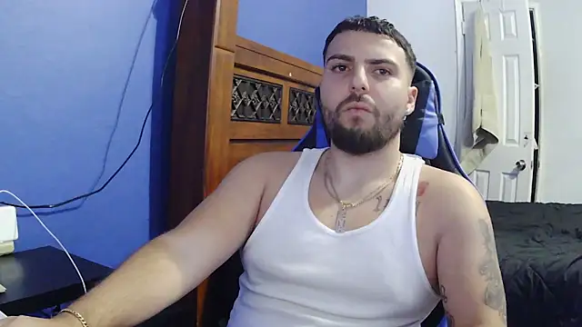 Snapshot of MasterKvn chatting on February 3, 5:18 am MasterKvn online show from February 3, 5:18 am