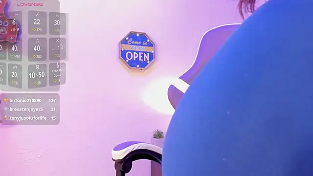 lupeebony online show from January 18, 7:26 pm