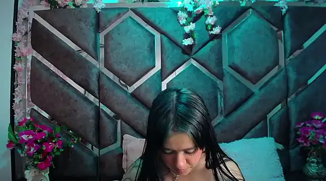 Snapshot of Victoria_Rossy chatting on January 23, 10:01 pm Victoria Rossy online show from January 23, 10:01 pm