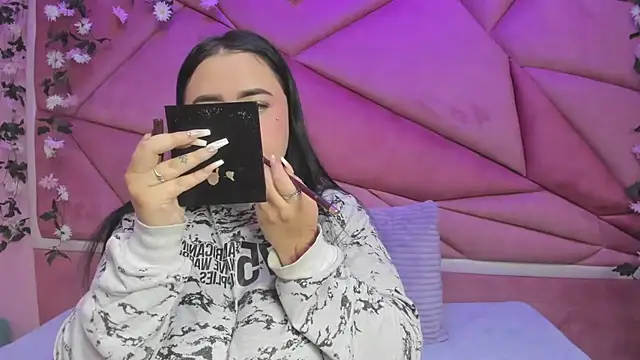 Snapshot of Victoria_Rossy chatting on November 15, 8:38 pm Victoria Rossy online show from November 15, 8:38 pm