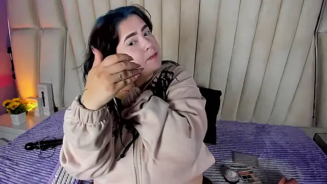 Snapshot of Victoria_Rossy chatting on June 16, 9:50 pm Victoria Rossy online show from June 16, 9:50 pm