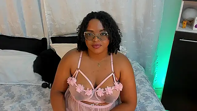 conielaurenth online show from January 19, 8:18 am