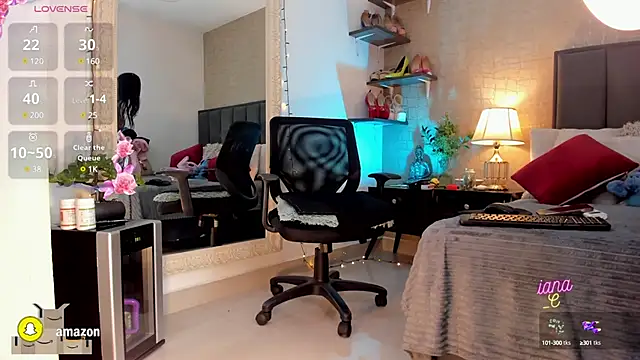 Snapshot of Mariana_c1 chatting on March 14, 6:07 pm Mariana c1 online show from March 14, 6:07 pm