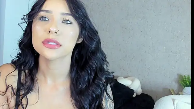 Snapshot of SweetGirl______ chatting on June 3, 9:34 am SweetGirl online show from June 3, 9:34 am