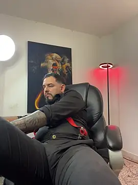 Ethan Castellano online show from October 31, 9:27 pm