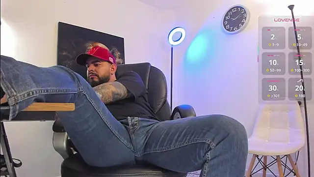 Ethan Castellano online show from November 29, 9:29 pm