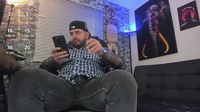 Snapshot of Ethan_Castellano chatting on May 11, 10:29 pm Ethan Castellano online show from May 11, 10:29 pm