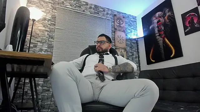 Snapshot of Ethan_Castellano chatting on May 23, 10:14 pm Ethan Castellano online show from May 23, 10:14 pm