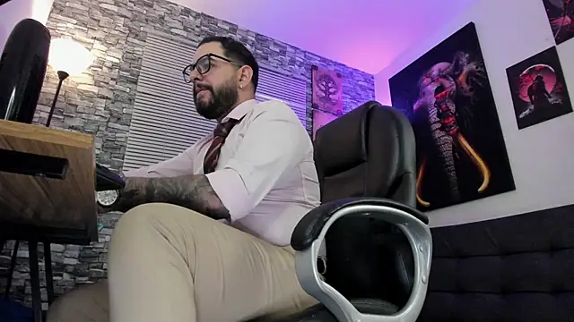 Snapshot of Ethan_Castellano chatting on June 3, 11:10 pm Ethan Castellano online show from June 3, 11:10 pm